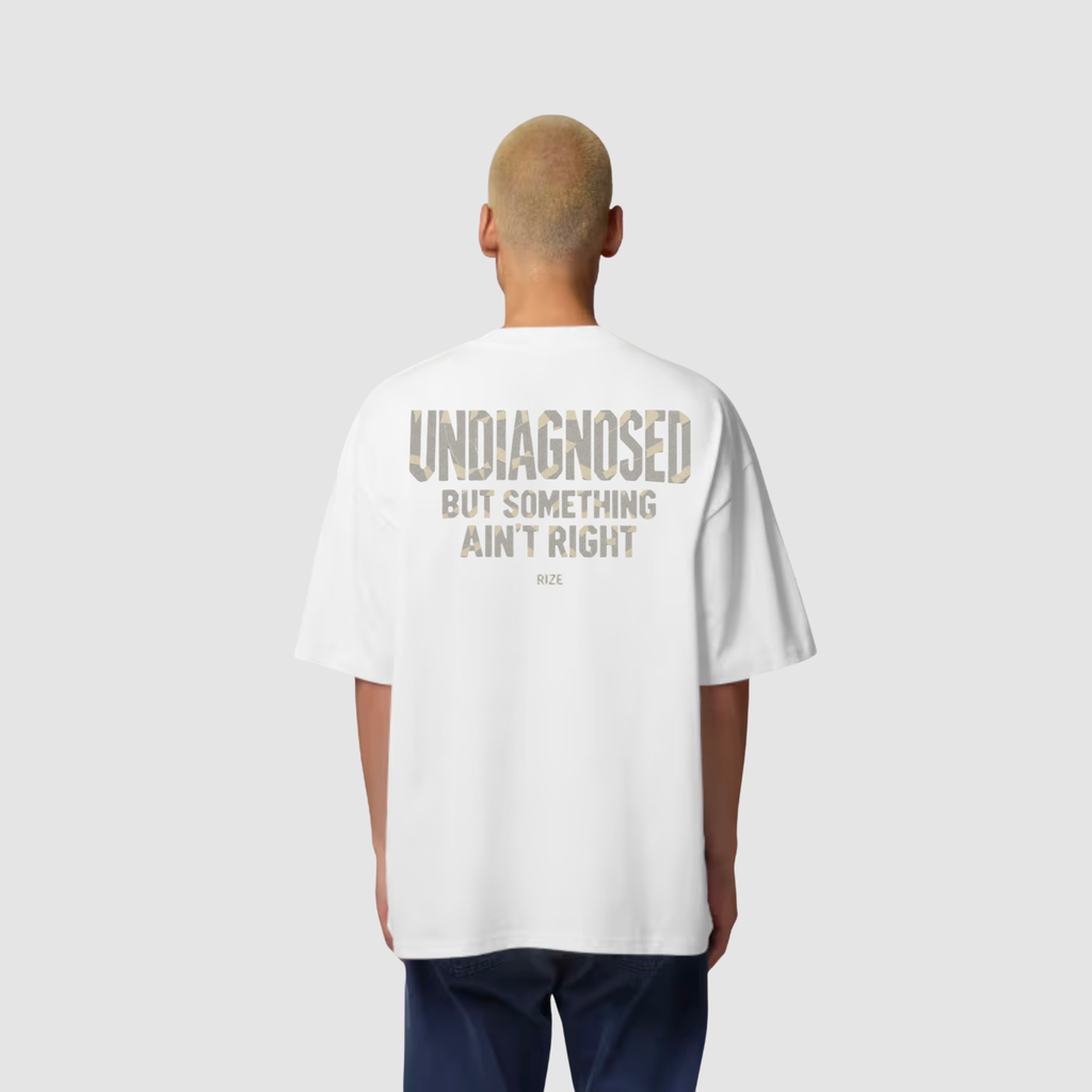 T-Shirt von RIZE mit Aufdruck: Undiagnosed, But Something Ain't Right
