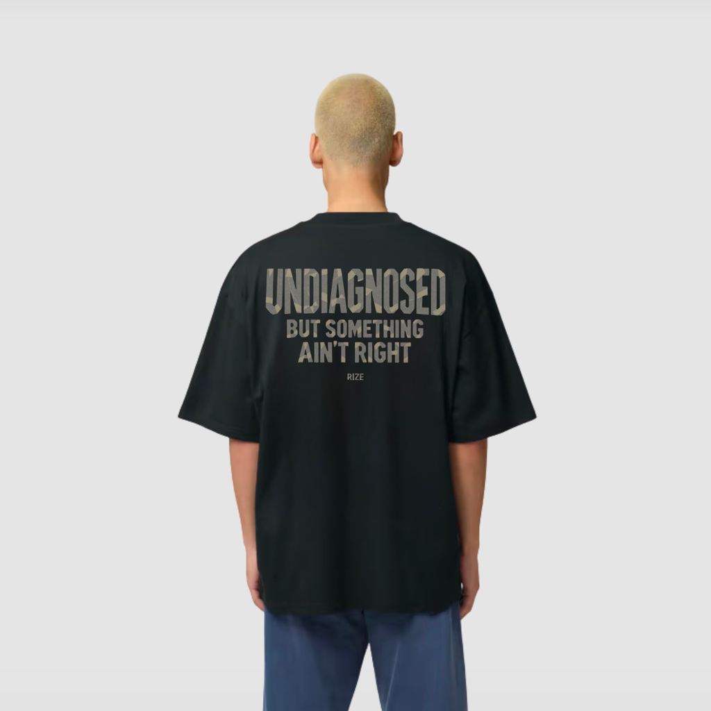 T-Shirt von RIZE mit Aufdruck: Undiagnosed, But Something Ain't Right
